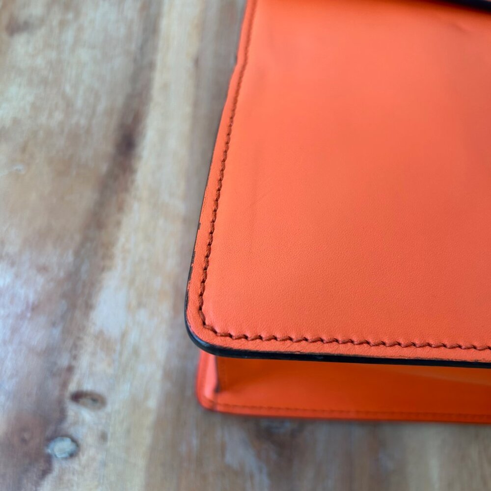 Gucci Leather Sylvie Web Orange Medium - Picture 4 of 16